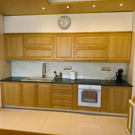 Royal Penthouse Apartment *